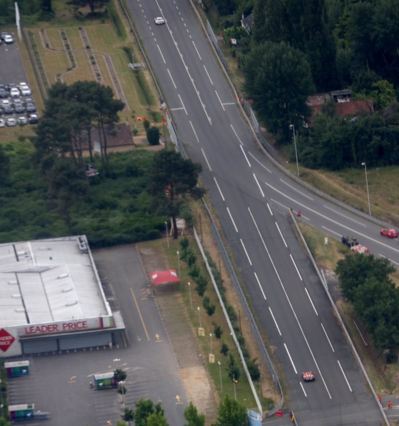 Illustration for article titled The 24 Hours Of Le Mans Is Unbelievable From The Air